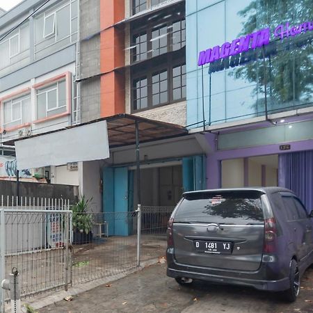Reddoorz Near Trans Studio Bandung 3 מראה חיצוני תמונה